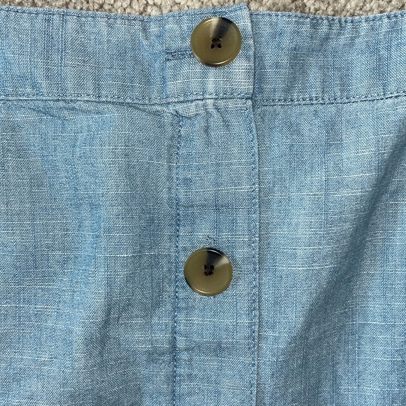 Chambray button-front tank top with ruffle straps Size Medium NWT - Picture 4 of 8